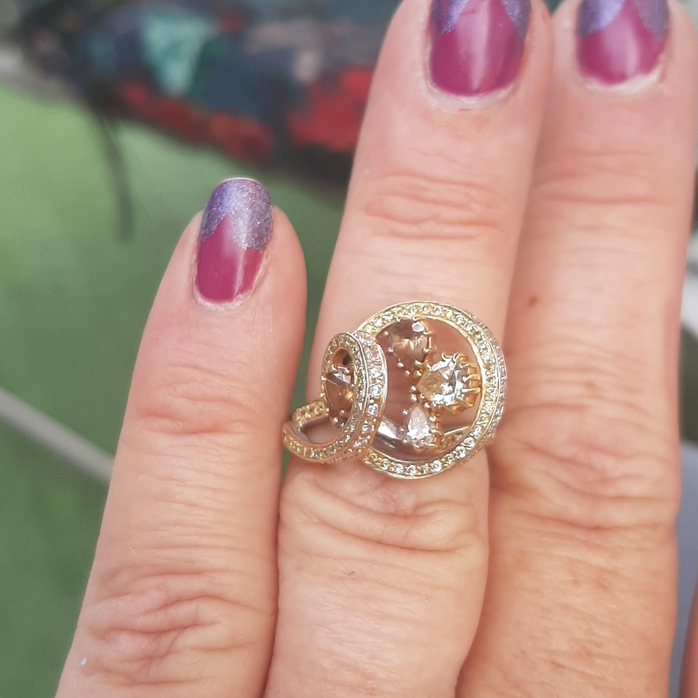 Elegant 18K Yellow Gold  Women's Ring 1.47 Carats Champagne Diamonds. - Picture 2 of 2